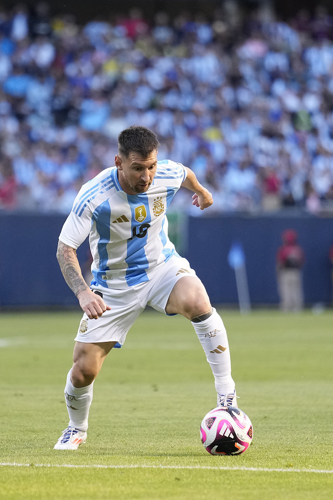 希勒：我见过不少越位陷阱战术，但巴萨这个真是绝对疯狂（希勒：越位陷阱见得多了，巴萨这一套简直疯狂）