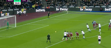 阿森纳领跑英超遭曼城紧追！主场战狼队成保分关键战（曼城步步紧逼，阿森纳守住榜首全靠主场对狼队这场关键战）