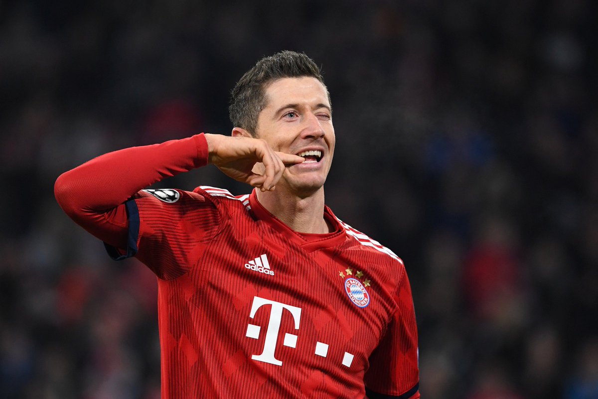 足球联赛赛季最佳球员排行榜（足球联赛赛季最佳球员排名）