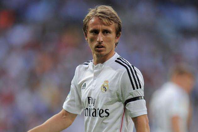 小法：梅西第一次训练就把我晃倒了；现在的球员有点被宠坏了（法布雷加斯：梅西首次训练就把我晃倒，如今的球员有些被惯坏了）