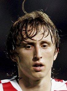 中超赛报：上海申花主场战胜武汉三镇＂,（中超快讯：申花主场力克武汉三镇）