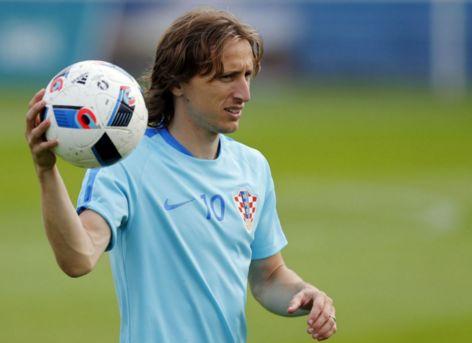 冠军体质，若日尼奥加盟弗拉门戈半赛季即夺得两项重要锦标（若日尼奥加盟弗拉门戈仅半季，斩获两项重磅冠军）